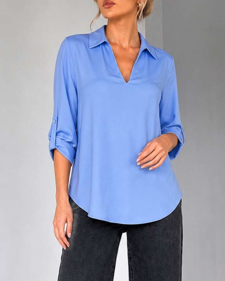 Blusa Dama Victoria Cuello Abierto y Manga ¾