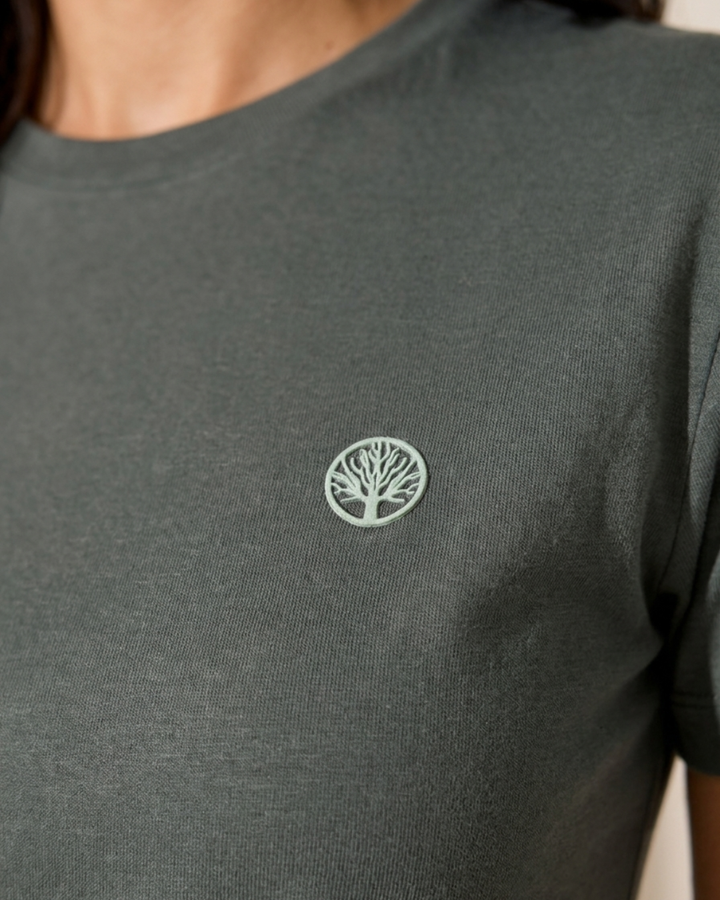 Camiseta Dama Essential Slim Fit