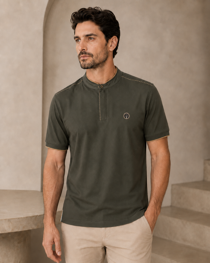 Camisa Polo Hombre Cuello Neru con Abertura en Ruedo Costado
