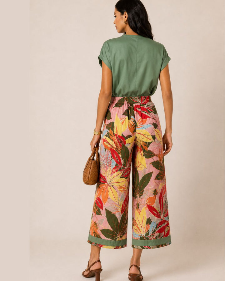 Enterizo bota ancha con estampado tropical, cremallera frontal, cuello en V y lazo- Purple Rain