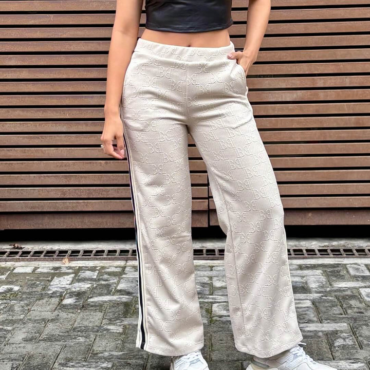 PANTALÓN STAY IN LETTERS