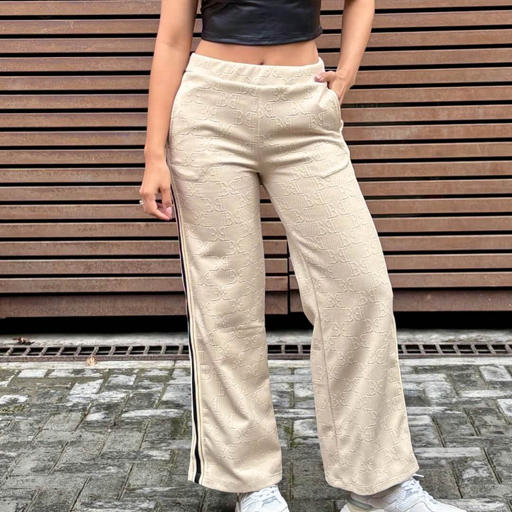 PANTALÓN STAY IN LETTERS