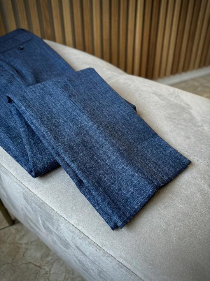 Traje azul texturizado