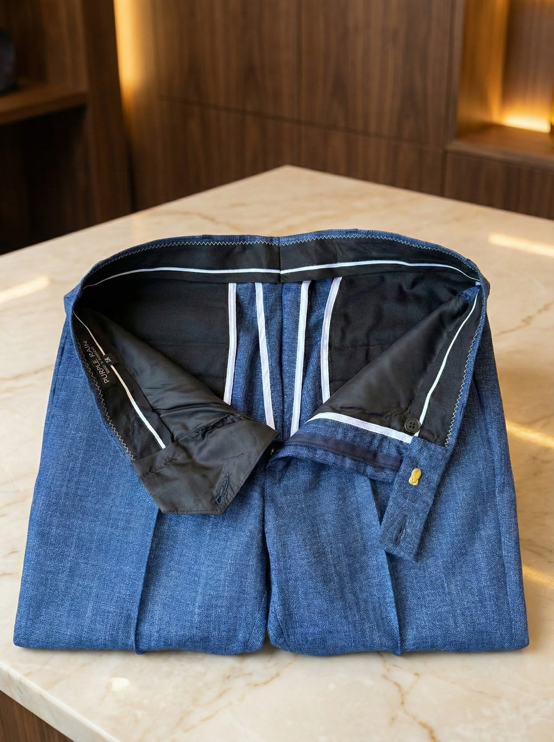 Traje azul texturizado