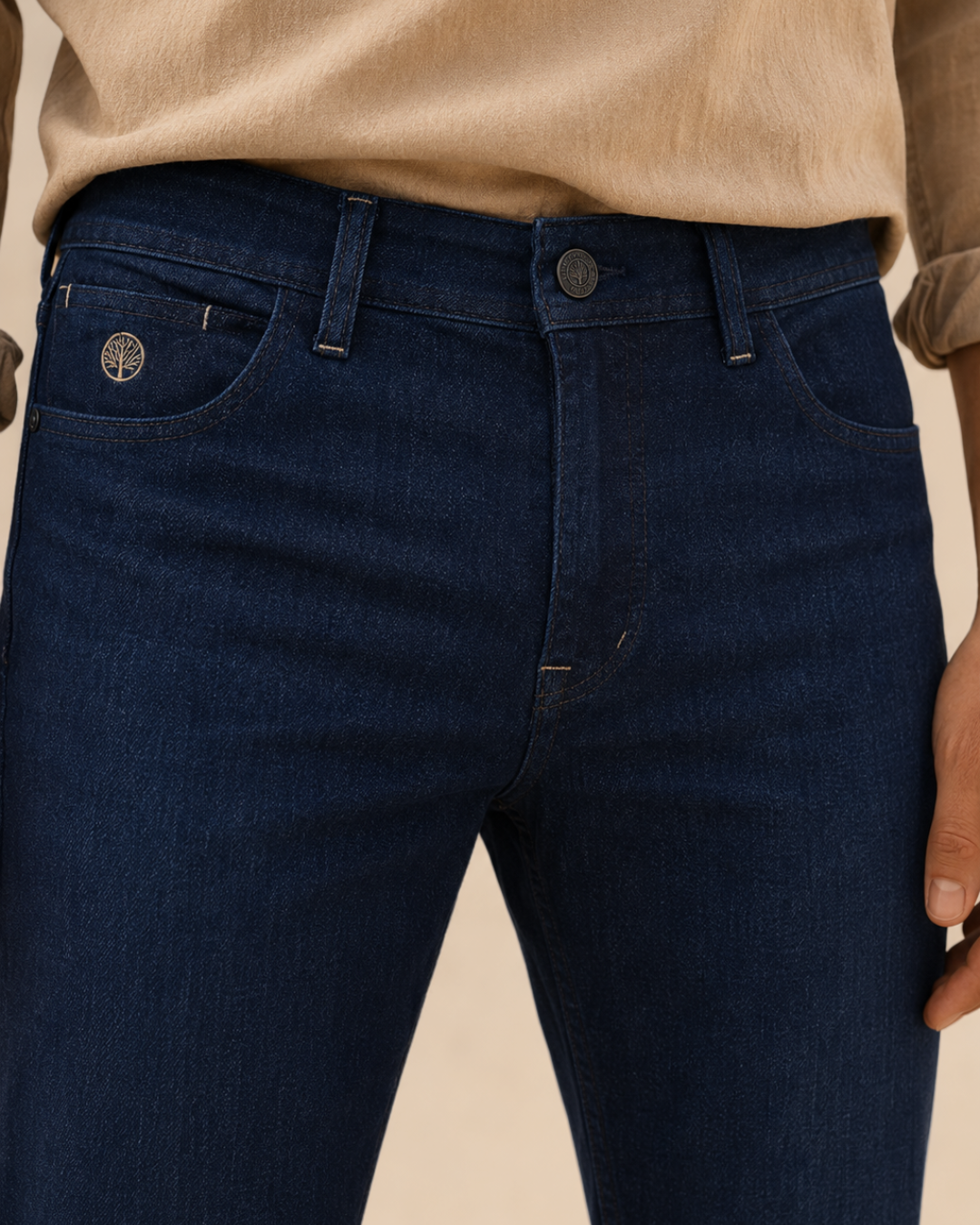 Jean con logo bordado