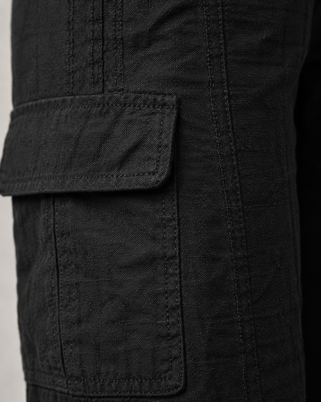 Pantalón de líneas limpias