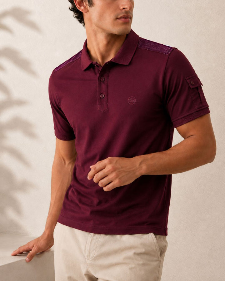 Polo Purple Rain Cargo Premium

Una polo diseñada para quienes valoran los detalles que marcan la diferencia. Confeccionada en 100% algodón, ofrece una sensación suave, fresca y cómoda para el uso diario, manteniendo una apariencia sofisticada y versátil.