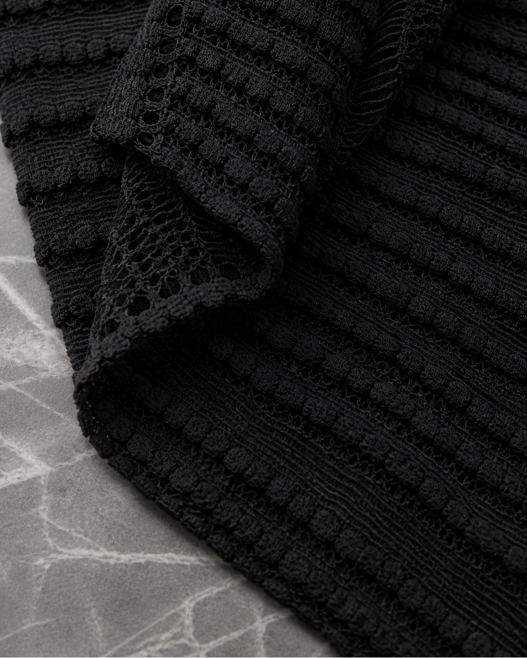 detalle premium blusa negra