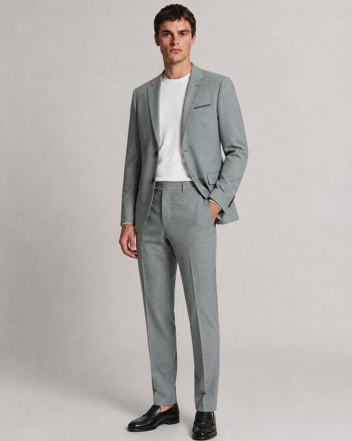 Traje Hombre  Slim Fit Tipo Paño con Coderas. gris claro