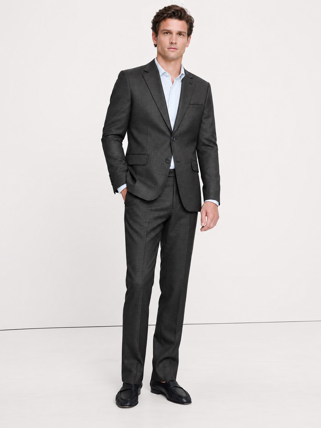 Traje formal para hombre sin coderas con micro diseño y brillo sutil