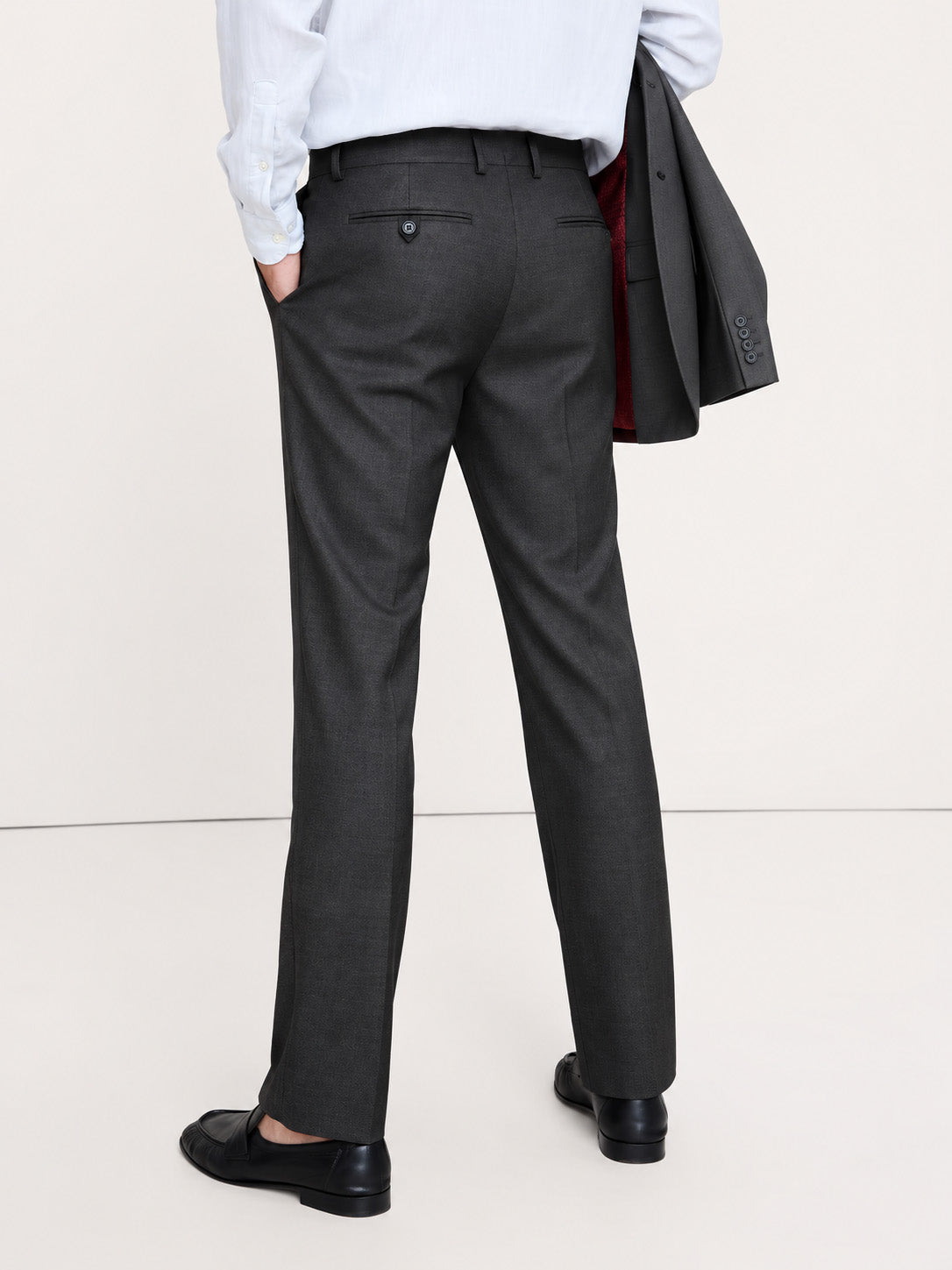 Traje formal para hombre sin coderas con micro diseño y brillo sutil