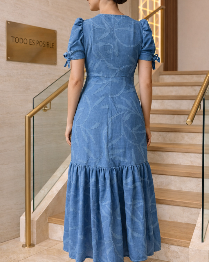 Vestido largo efecto lino azul con motivo botánico y abertura, escote en V, cierre frontal abotonado continuo - Purple Rain