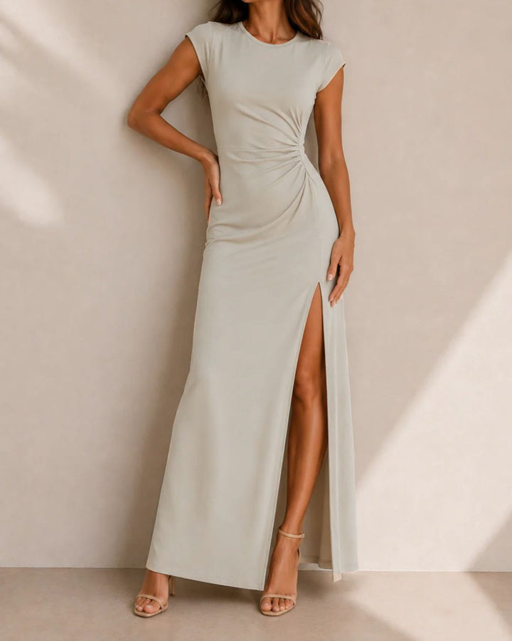 Vestido_largo_de_silueta_ajustada_verde