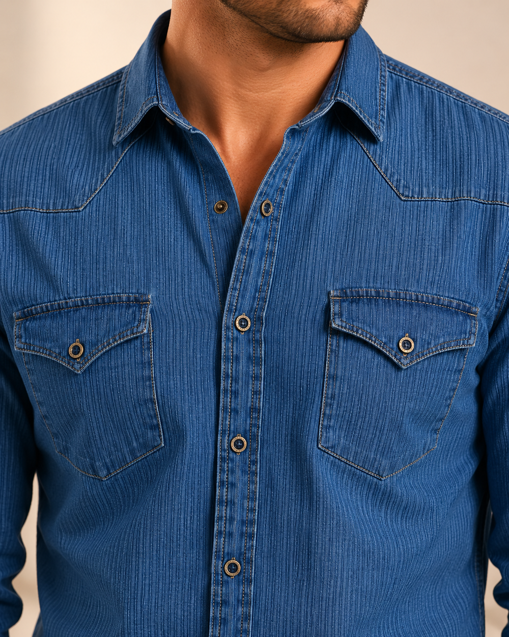 camisa azul oscuro hombre