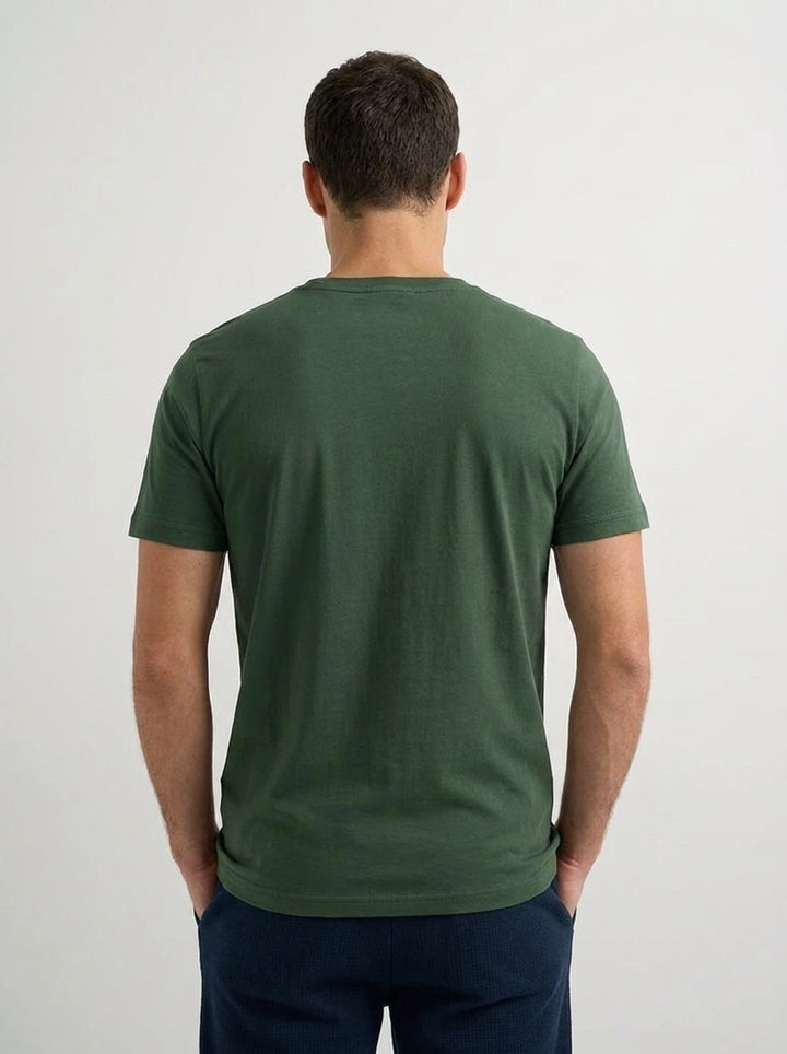 Camiseta_Esencial_Pima_Cuello_Redondo posterior 