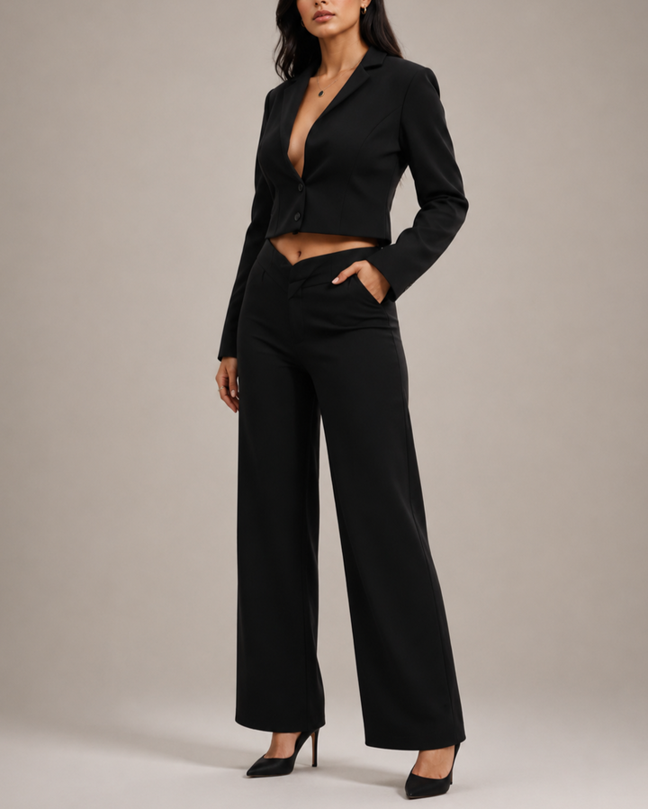 bota ancha, cuello sastre, tipo crop 