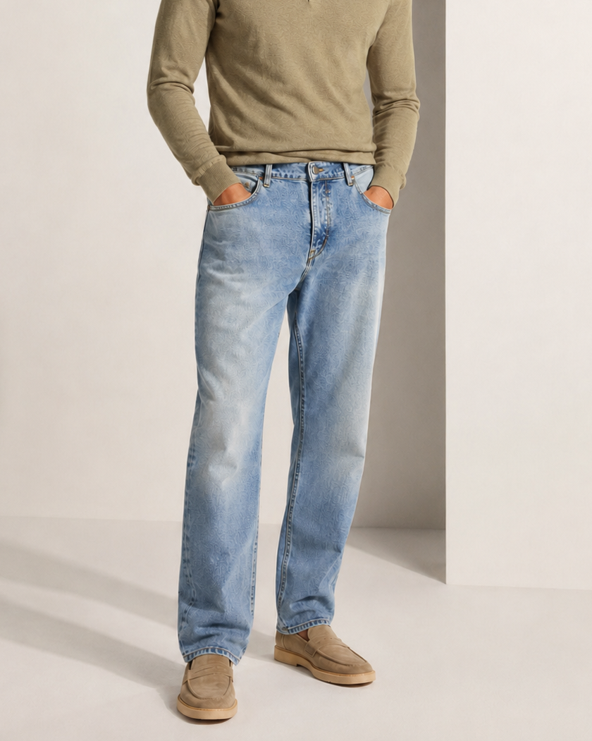 rain.jpg
Jean para hombre azul claro de corte recto con ajuste cómodo y estilo casual elegante