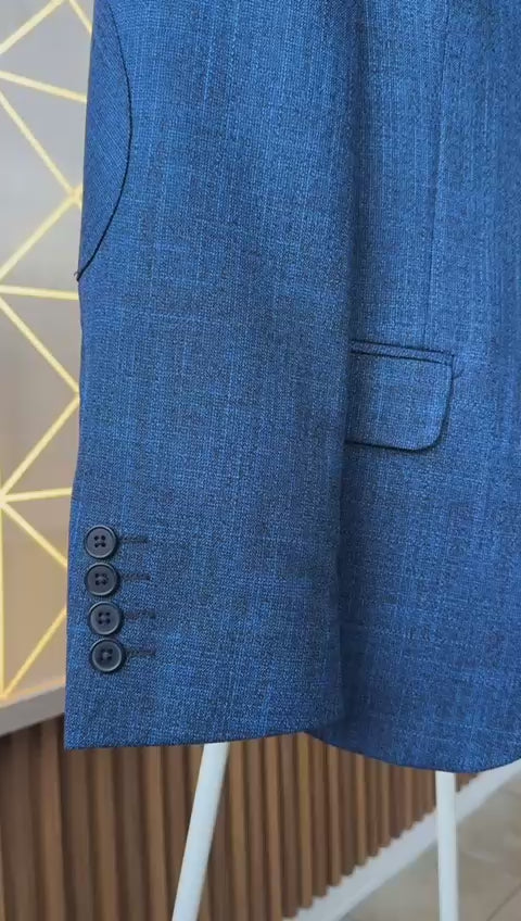 Traje azul texturizado